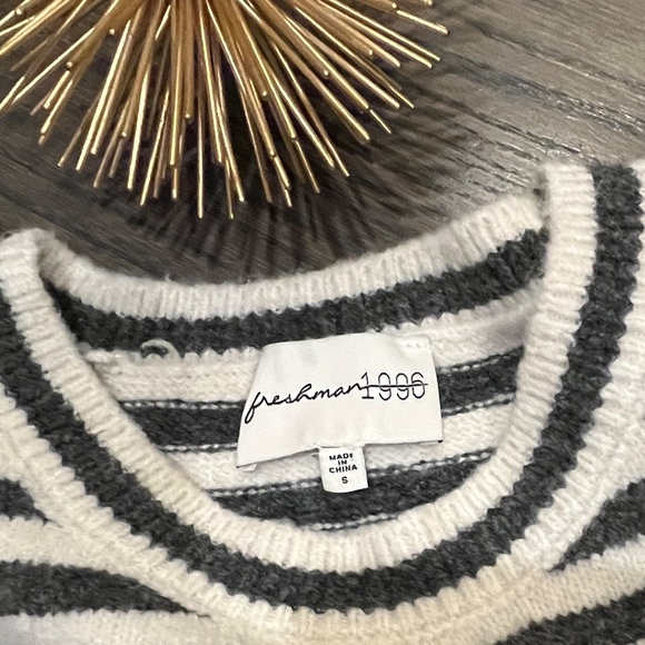 Freshman 1996 Black and White Star Striped Cropped Sweater Small - Picture 5 of 8